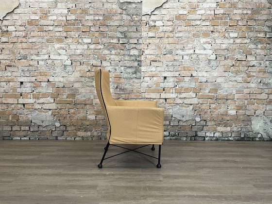 Image 1 of Montis Charly conoció a Hocker