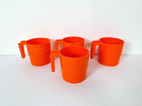 Image 1 of Lot de 4 gobelets vintage en plastique orange, style rétro pour pique-niques et camping, gobelets d'extérieur durables, styl