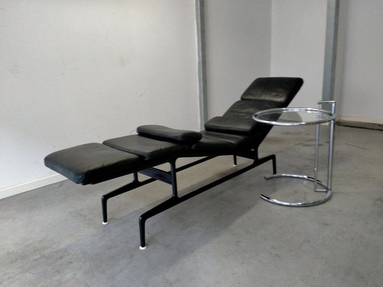 Image 1 of Chaise longue Eames ES 106 de Herman Miller