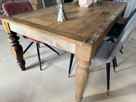 Table Kare  design 