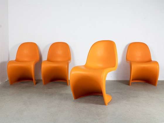 Image 1 of Chaises Vitra Panton, lot de 4, coloris orange, design Verner Panton