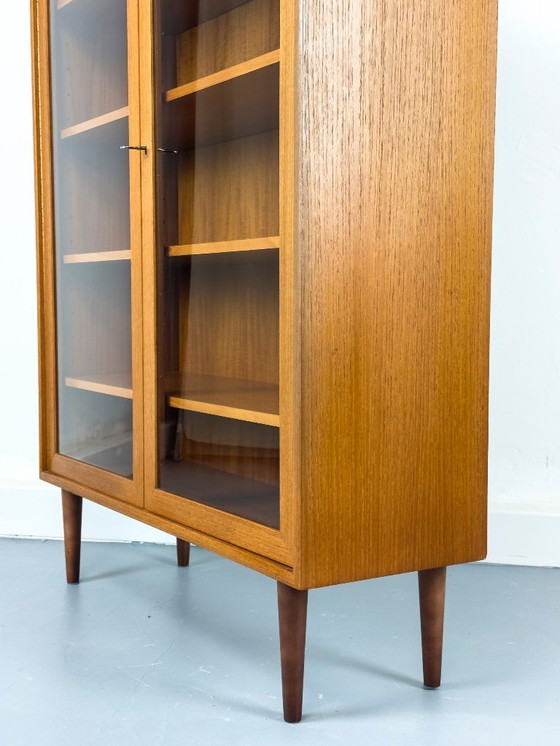 Image 1 of Mobiletto in teak con ante in vetro di WK Möbel, anni '70