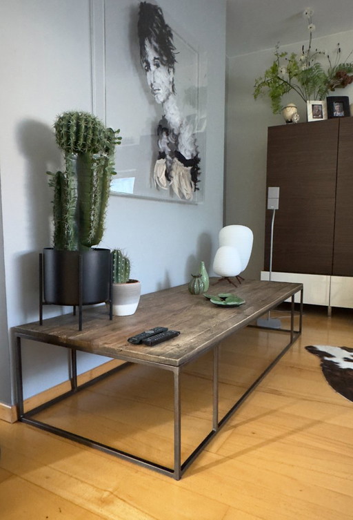 Beautiful coffee table in solid teak with 2 matching side tables