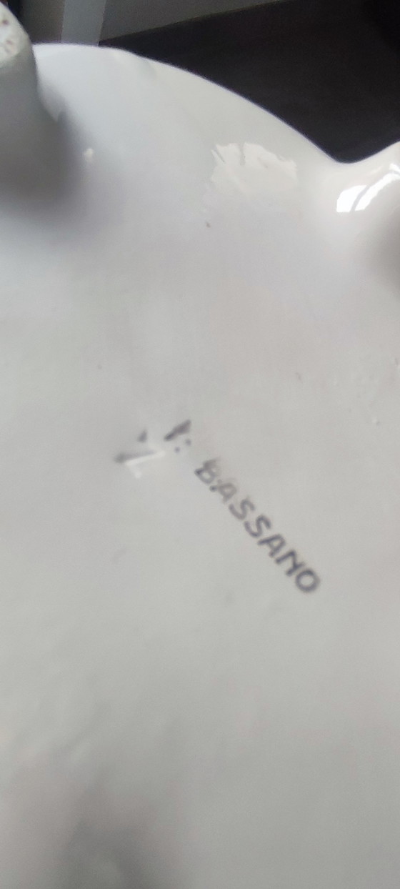 Image 1 of Bonbonnière Bassano , majolique italienne blanche