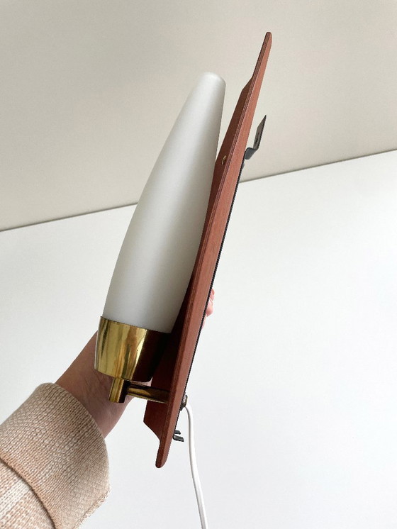 Image 1 of Applique murale moderne du milieu du siècle, design scandinave vintage en teck