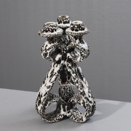 Marius Giuge a Vallauris - Grande candelabro brutalista in ceramica con smalto lava, anni '50