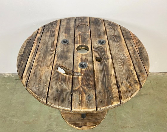 Image 1 of Table basse ronde de style industriel vintage, années 1960