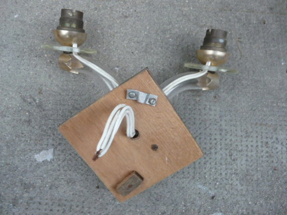 Image 1 of Aplique de pared Art Déco de dos brazos con espejo y latón.