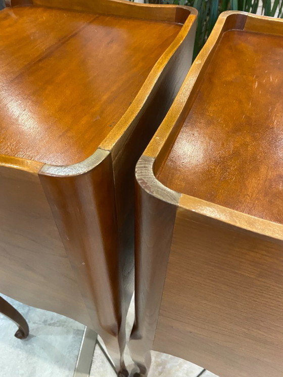 Image 1 of Coppia di comodini in stile Luigi XV con cassetto e nicchia