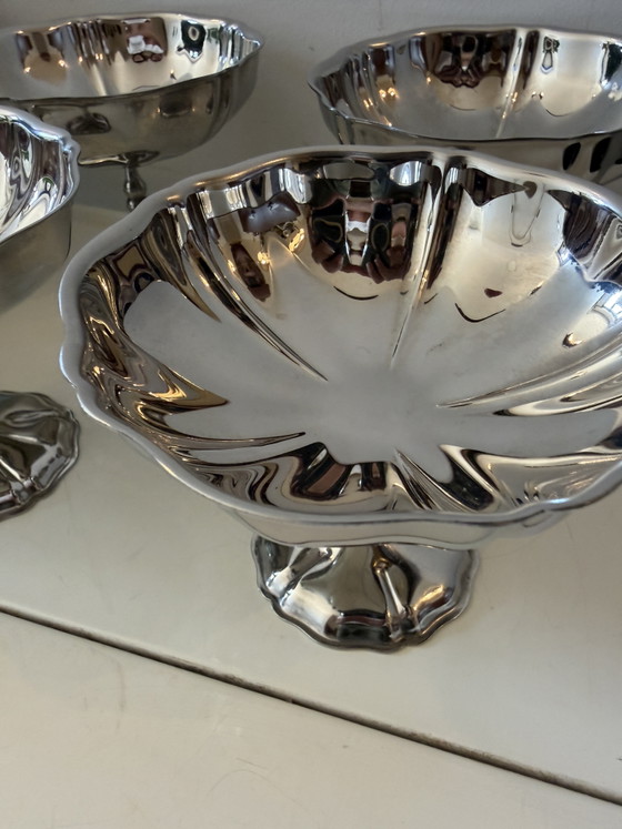 Set di 6 coupé ondulate cromate – Bicchieri e caraffe, Chrome (photo 4 of 5)