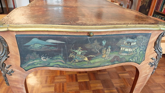 Image 1 of Groot Louis XV-bureau in chinoiserie en palissanderhout - zeldzaam stuk