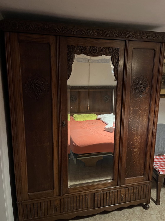Image 1 of 4-piece bedroom furniture set with high-quality marble, all with the same wood detail.