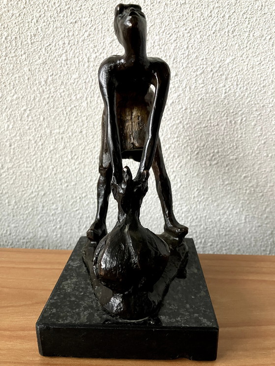 Image 1 of Bronzen Beeld Berend Seiger - Sjalotje Ootmarsum 1994