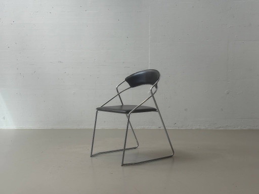 Postmodern vintage dining room chairs, 1980s – kuipstoelen, Leather (photo 2 of 15)