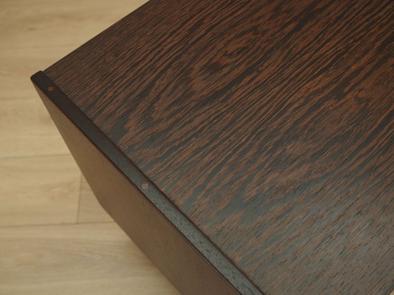 Armadio contenitore danese impiallacciato rovere su gambe angolate, moderno scandinavo anni '70 (photo 8 of 13)