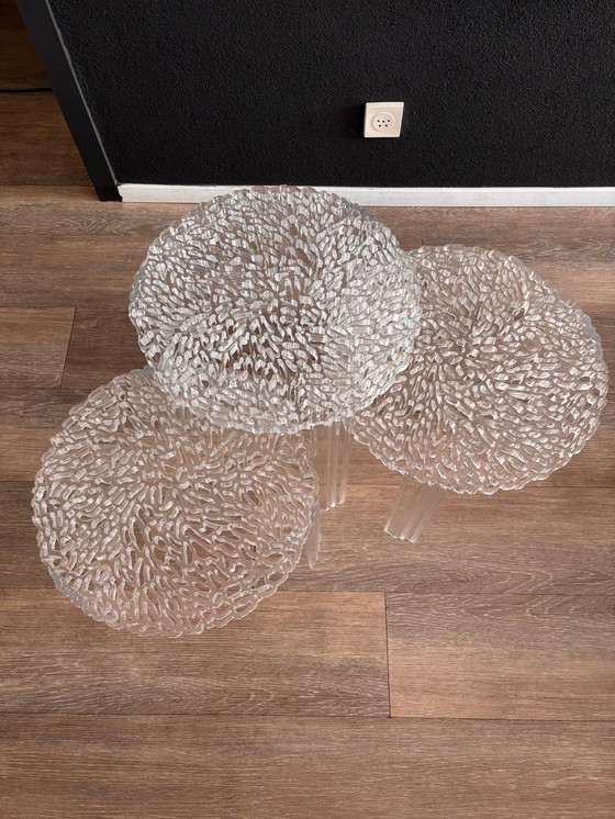 Image 1 of Kartel kunststof 3 stuks verschillende maten bijzettafels