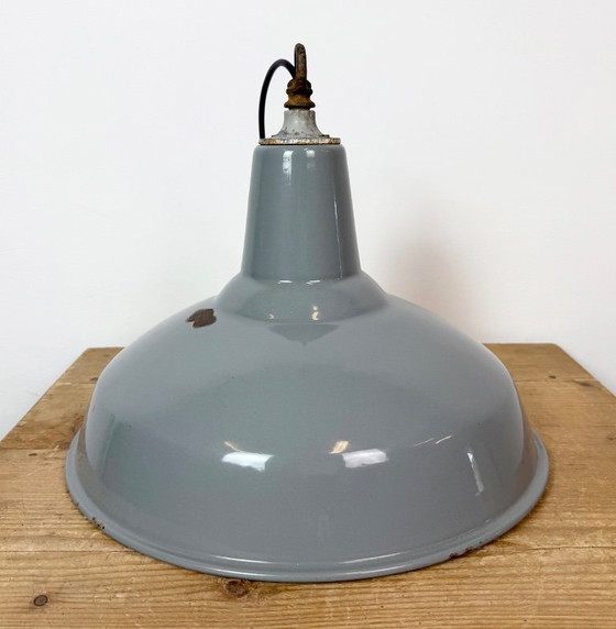 Industrial British Grey Enamel Factory Pendant Lamp, 1960s – Iron (photo 15 of 17)