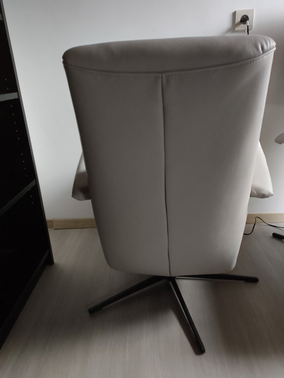 Image 1 of Lederen fauteuil ongebruikt 