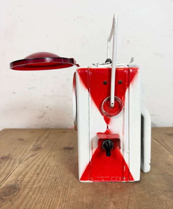 Image 1 of Lanterna ferroviaria rossa industriale d'epoca, anni '80