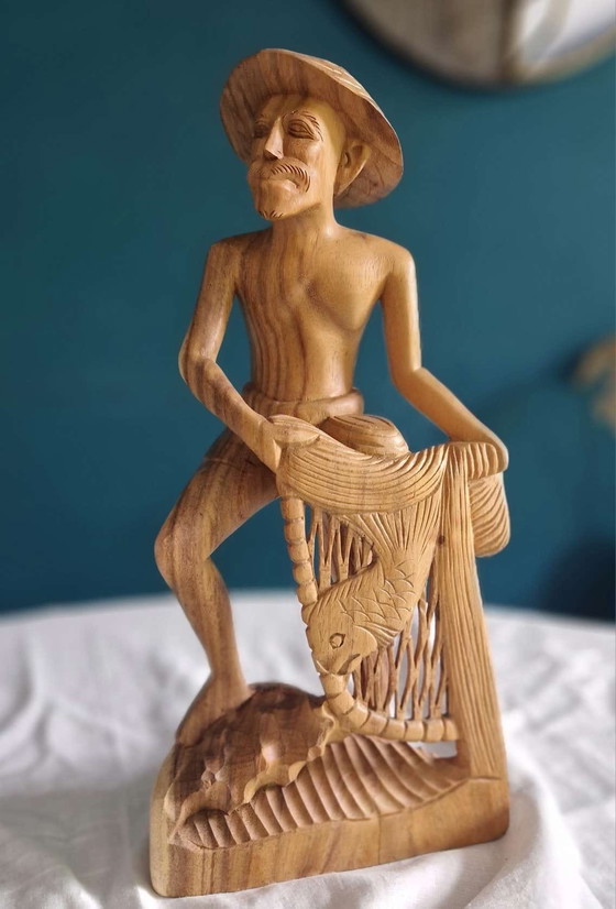 Image 1 of Estatua de pescador de madera tallada a mano: auténtica artesanía