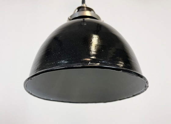 Image 1 of Kleine industriële hanglamp van zwart emaille, jaren 50