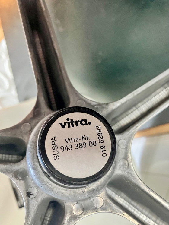 Image 1 of Sillón Vitra Eames con brazos de plástico PACC