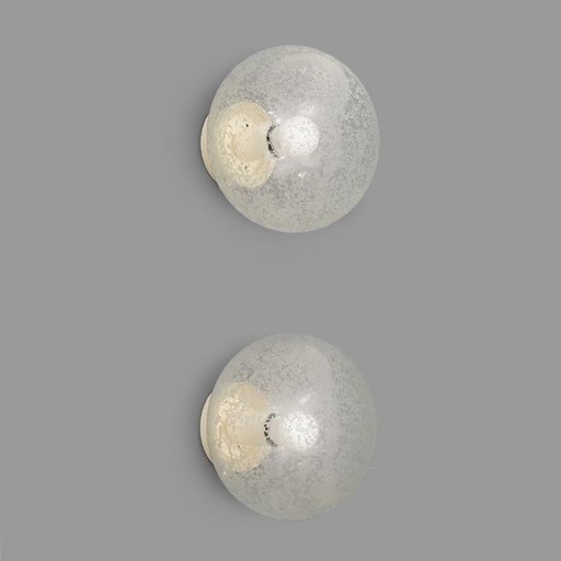 Een paar Stilnovo wandlampen met glazen diffuser, jaren 60.
