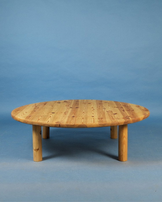 Image 1 of Mesa de centro de pino macizo