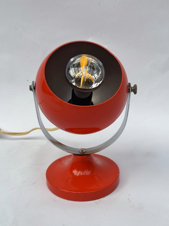 Image 1 of Lampada da tavolo a forma di occhio in stile Space Age, rossa/arancione – Icona del design retrò anni '70