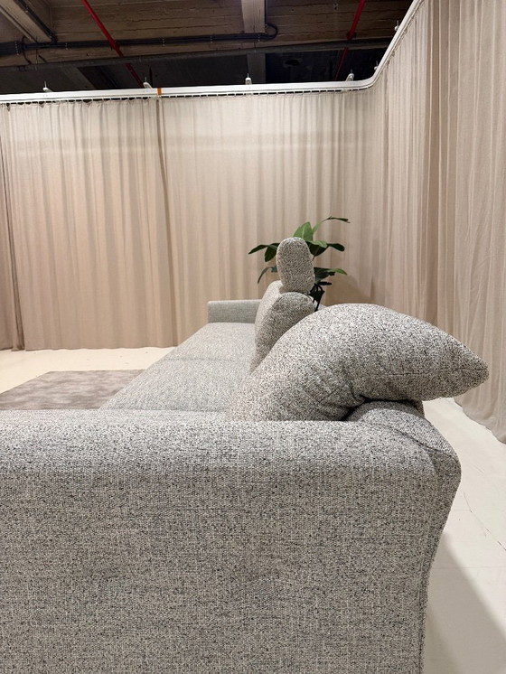 Image 1 of Le canapé d'angle Bas avec fonction relaxation de Moome