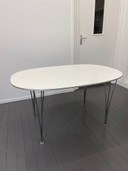Tavolo superellittico Fritz Hansen B 612