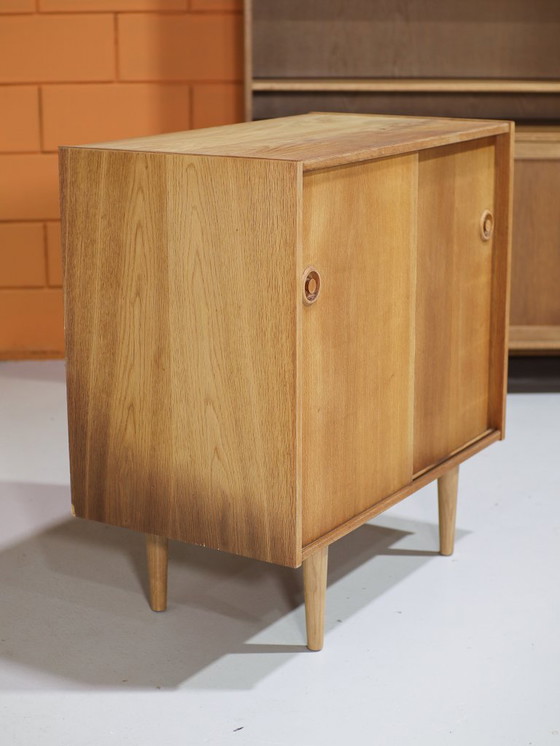 Image 1 of Armoire à portes coulissantes chêne vintage danois