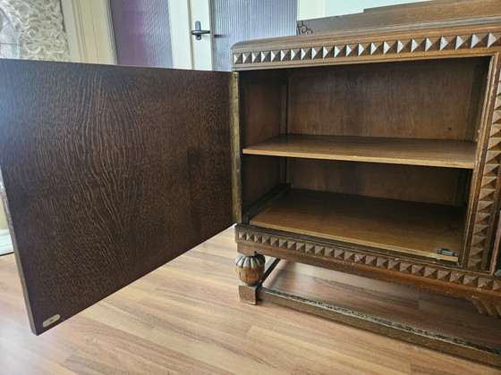 Antique solid oak sideboard, Jacobean Revival, ca. 1925, rich wood carving, Merk onbekend, Other, Brown (photo 5 of 9)