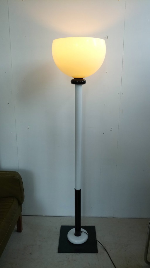 Rare glass floor lamp by Venini in Memphis style