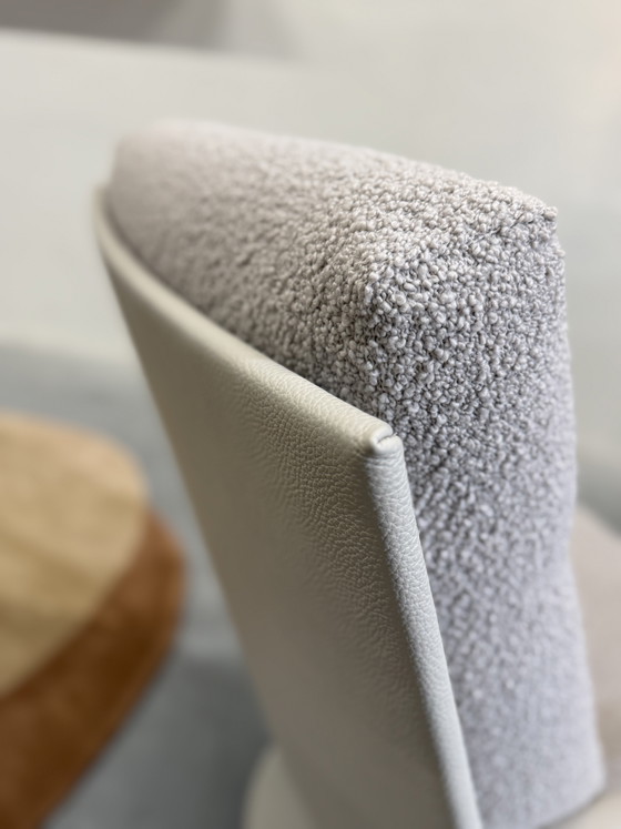 Image 1 of Leolux Kudo Draai fauteuil Boucle stof 