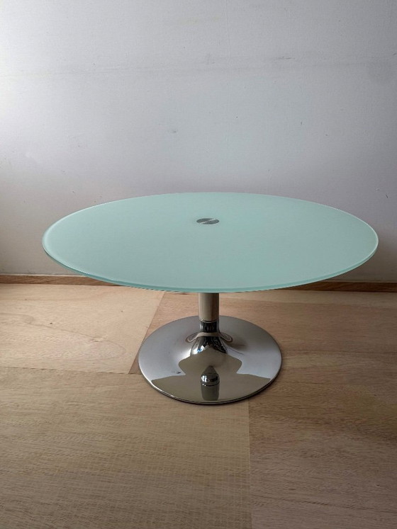 Image 1 of Glazen Lage Salon Tafel.  In perfecte staat. hoog 42cm  diam. 80cm