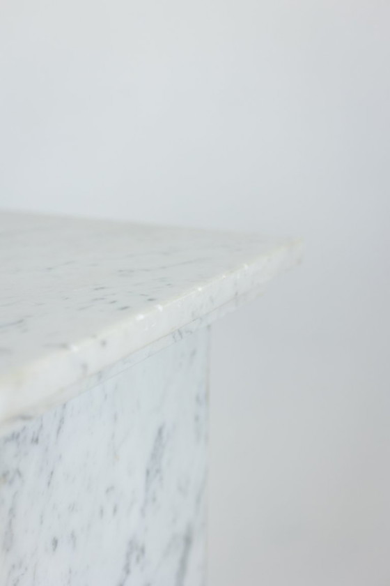 Image 1 of Pair of Art Deco columns in white marble, 20th century