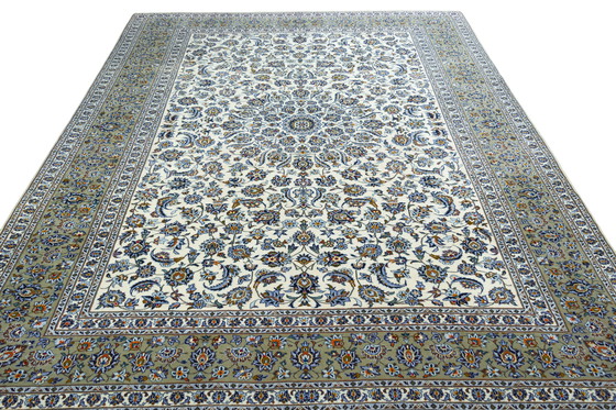 Image 1 of Tappeto orientale Kashan annodato a mano – 404 x 306 cm – Nobile splendore classico
