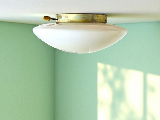 Plafonnier ou applique murale minimaliste en verre opalin blanc
