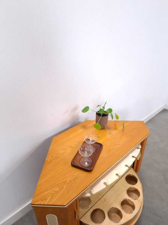 Image 1 of Mueble bar esquinero giratorio con espejo