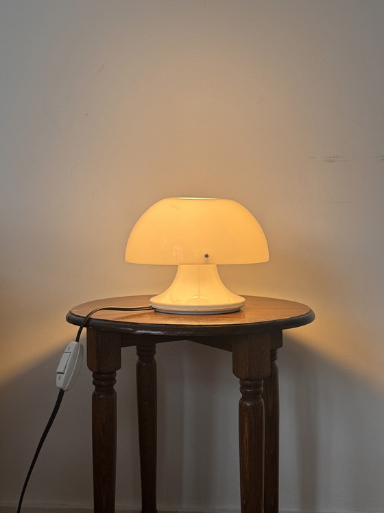 Image 1 of Lampe de table vintage Harvey Guzzini – Modèle "Nule" – Design Luigi Massoni – Made in Italy