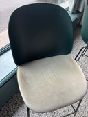 8x Gubi Beetle Barstoelen