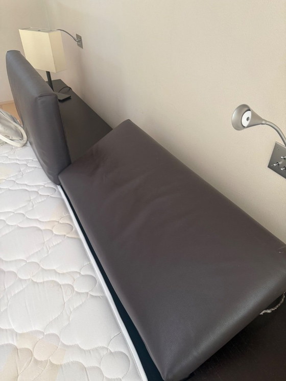 Image 1 of Cama de diseño POLIFORM con mesitas de noche integradas.