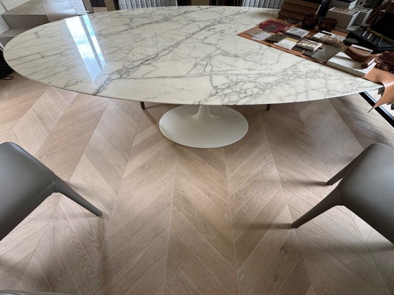 Image 1 of Knoll Saarinen 244 cm Calacatta plateau en marbre doré