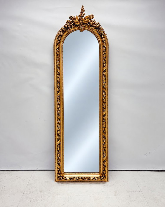 Large Golden Full-Length Mirror with Ornate Crest – Greensquare, Glass, Wood, Vintage (photo 3 of 10)