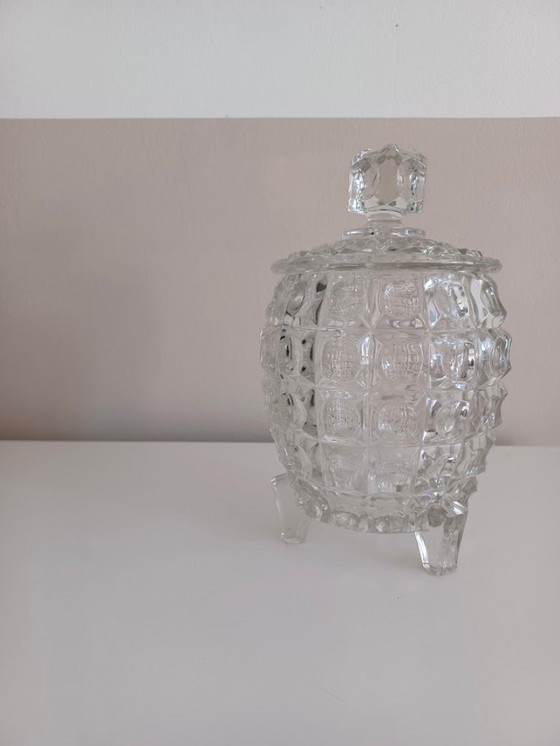 Image 1 of Art Deco Libochovice koekjespot. Gemerkt.  Vintage Czechoslovakisch geperst glas. 23cm