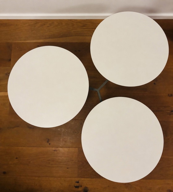 Table basse design Leolux Ninfea avec 3 plateaux pivotants, Tables basses, Bois, Métal, Gris (photo 9 sur 14)