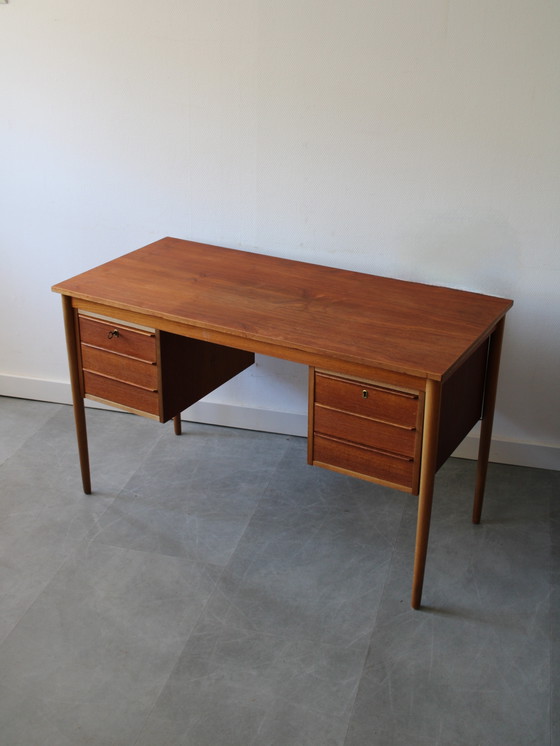 Image 1 of Scrivania vintage danese in teak