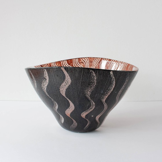 Image 1 of Bol en verre Kosta Boda 'Tonga' par Monica Backström, signé années 1980