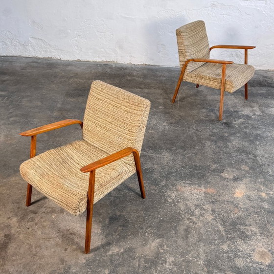 Image 1 of Een paar eikenhouten fauteuils uit de DDR, geschikt voor renovatie, 1960